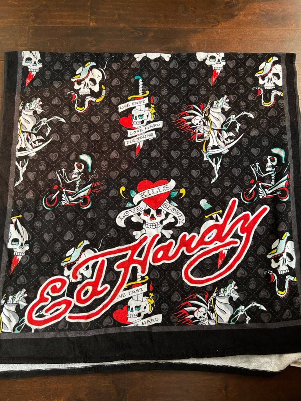 Ed Hardy Beach Towel Brand New 36”x72” Skulls Hearts
